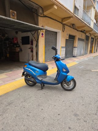 Aprilia Gulliver Azul Scooter