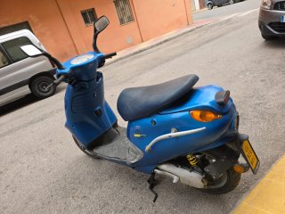 Aprilia Gulliver Azul Scooter