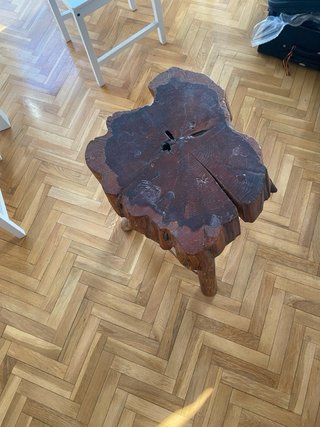 Taburete de madera rústico