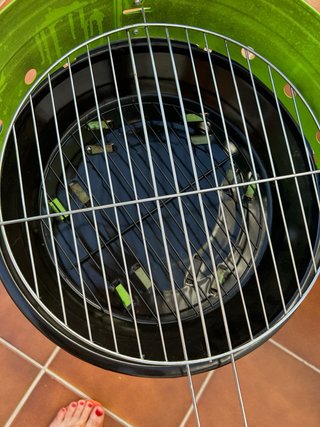 Barbacoa verde y negra como nueva