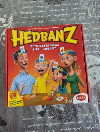 Hedbanz Juego de Mesa Familiar