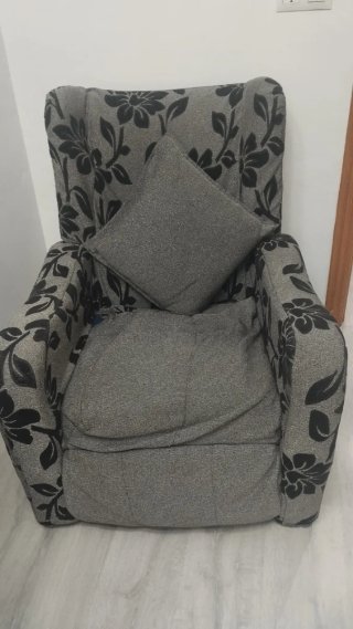 Sillón reclinable con reposapiés