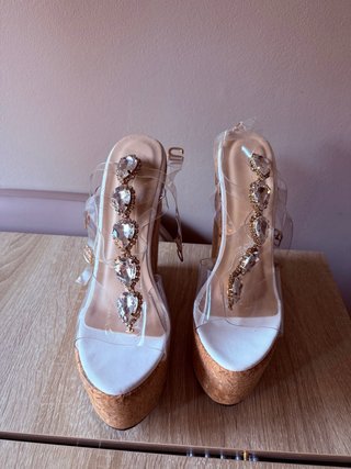 Sandalias de mujer con pedrería