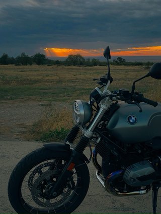 BMW nine T Scrambler 2021