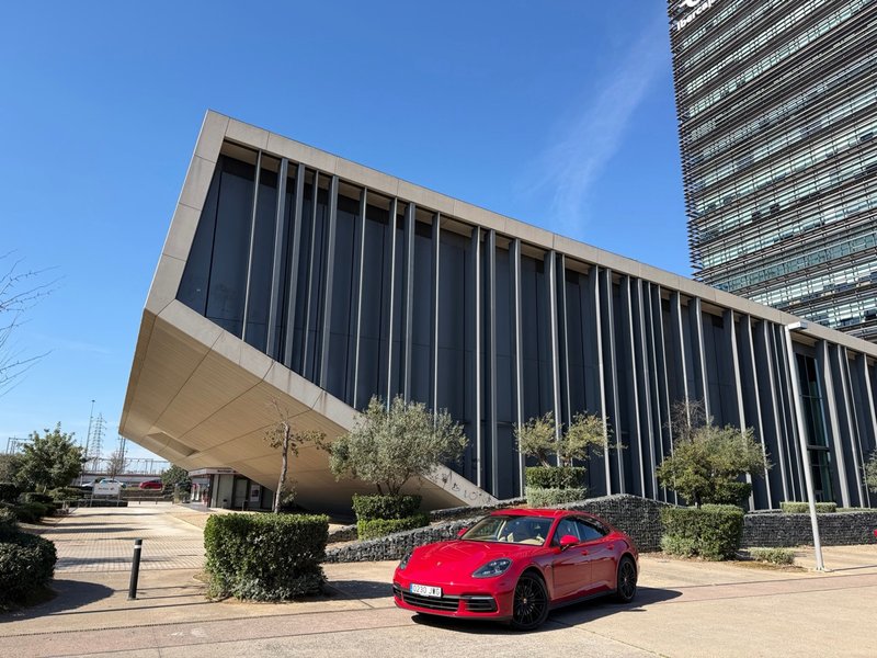 Porsche Panamera 2017 - foto 1