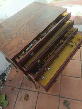 Cubertería Alpaca Plateada (180cubiertos) y Mueble
