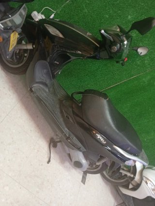 Moto 125cc Scooter Negra