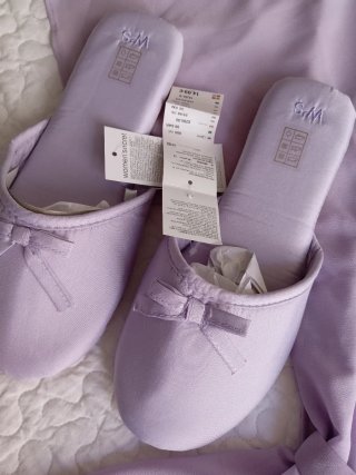 Bata+zapatillas de Women'secret (M/38/39)
