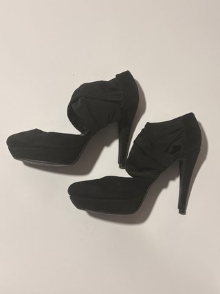 Zapatos de tacón negros