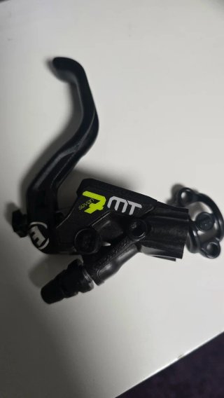 Maneta Magura MT7