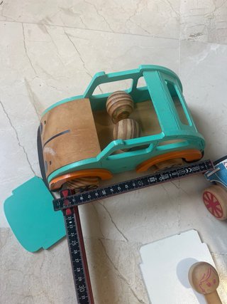 Coches de madera artesanales