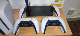 Playstation 5 Slim 1TB + 2 mandos