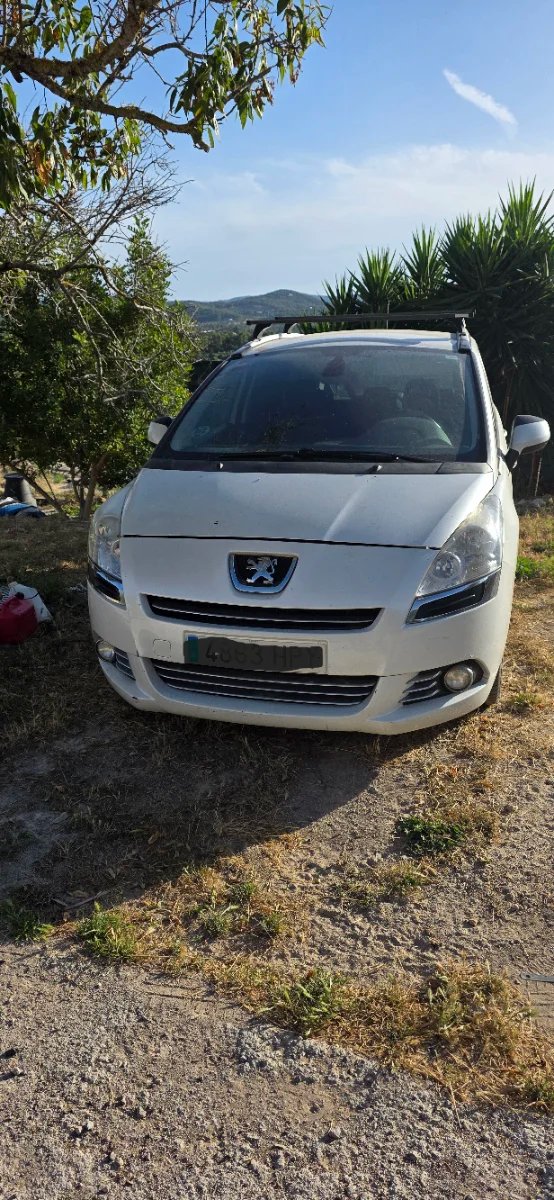 Peugeot 5008 2013 - foto 1