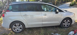Peugeot 5008 2013