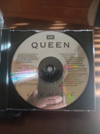 CD.Queen: Live Magic .