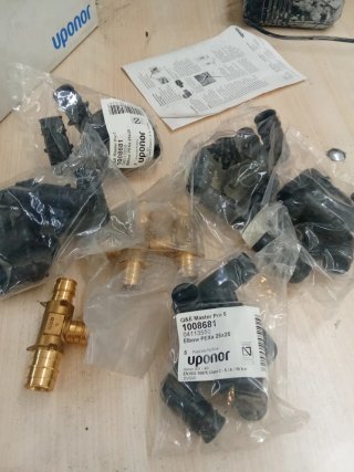 Piezas Uponor - Casquillos y tubo.