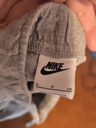 Pantalón corto Nike gris talla S