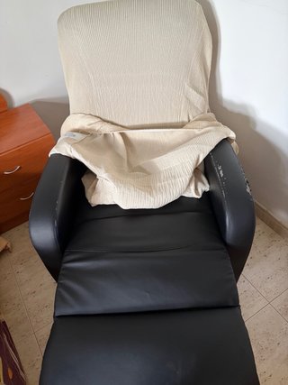 Sillón beige de tela