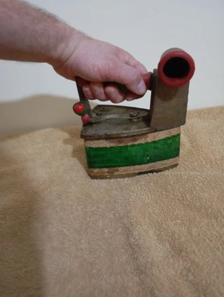 Plancha antigua de carbón