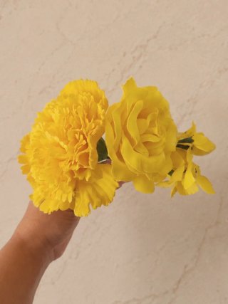 Ramillete Flamenca Rosas y Claveles Amarillo