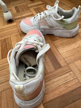 Zapatillas Buffalo blancas con detalles rosa y ver