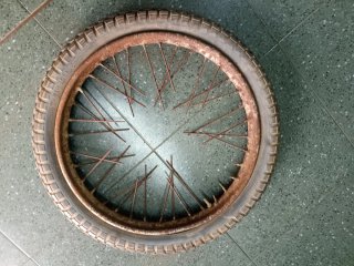 BultaTralla 101 Neumático Pirelli 2.75x19