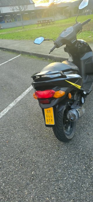Daelim Five Scooter Automática Negra