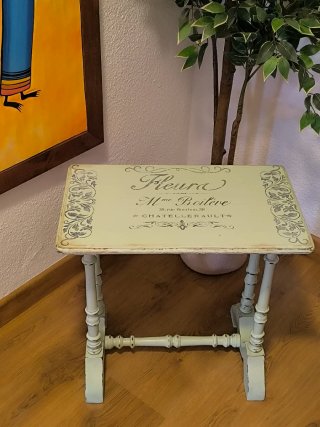 Mesa auxiliar vintage diseño francés