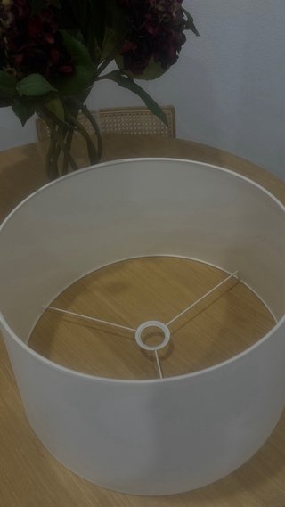 Pantalla de tela cilíndrica para l’ampara