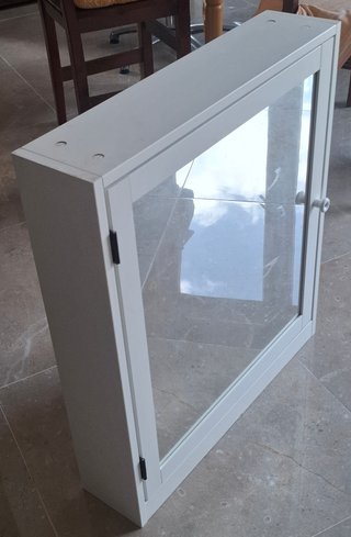 Armario de baño blanco