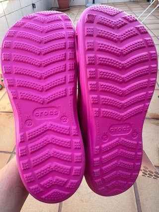 Crocs rosas talla 42