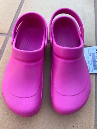 Crocs rosas talla 42