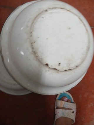 2 Palanganas Esmaltadas (Grande y Pequeña)