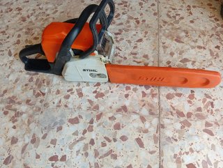 Motosierra Stihl 180 + Espada 30cm de repuesto