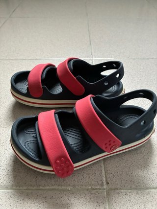 Sandalias Crocs Unisex Talla C13 (30-31)