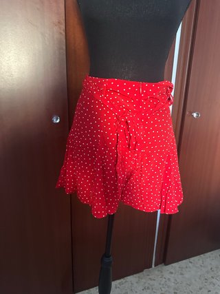 Falda Zara lunares roja Talla M