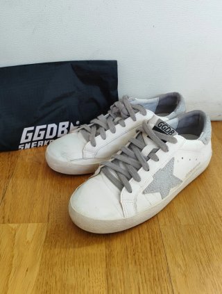 Zapatillas tipo Golden Goose Blancas y Plateadas