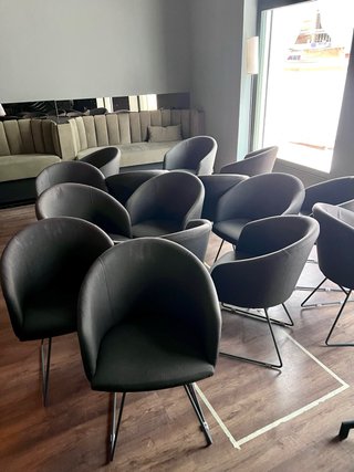 Sillas de comedor grises