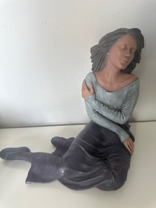 Figura porcelana mujer ELISA