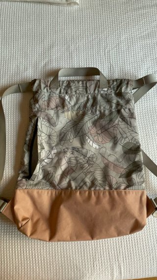 Mochila Larkson Beige y Rosa Estampada
