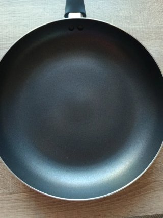 Sartén con Tapa Metálica