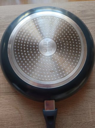 Sartén con Tapa Metálica