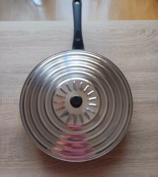 Sartén con Tapa Metálica