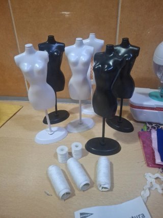 Máquina de coser infantil con accesorios