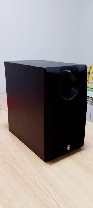 Subwoofer Yamaha + 5 altavoces satélites