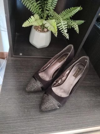 Zapatos de tacón negros