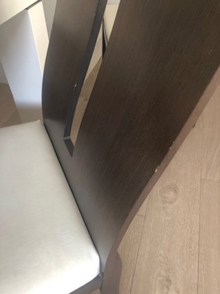 4 sillas mesa comedor (solo incluye las sillas)