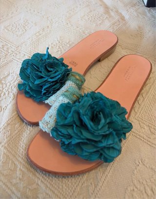 Sandalias planas ANAMARISSA flor rosa y azul