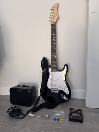 Guitarra Eléctrica Negra + Amplificador