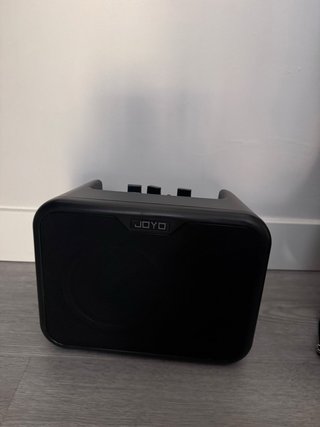 Guitarra Eléctrica Negra + Amplificador